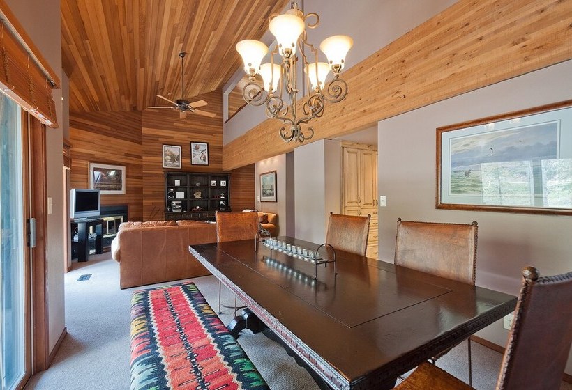 Lakeside Townhomes By Lespri Management