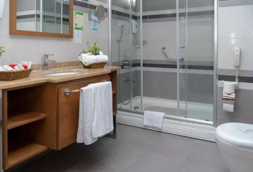 Lomakeskus Adalya Ocean Deluxe