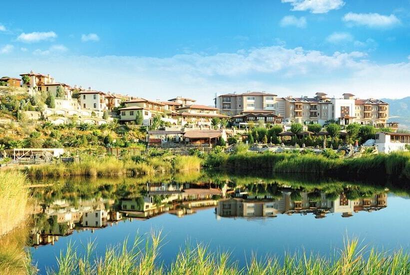 منتجع Umut Thermal Spa & Wellness