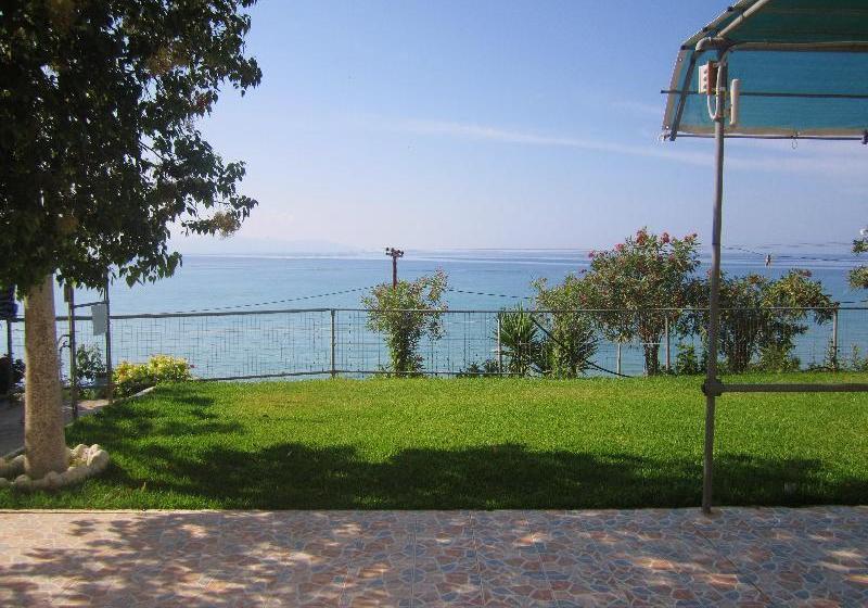 Rosa’s Beach Studios