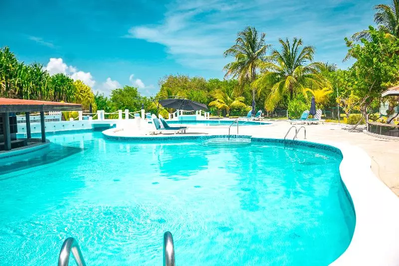 هتل Grand Baymen Resort
