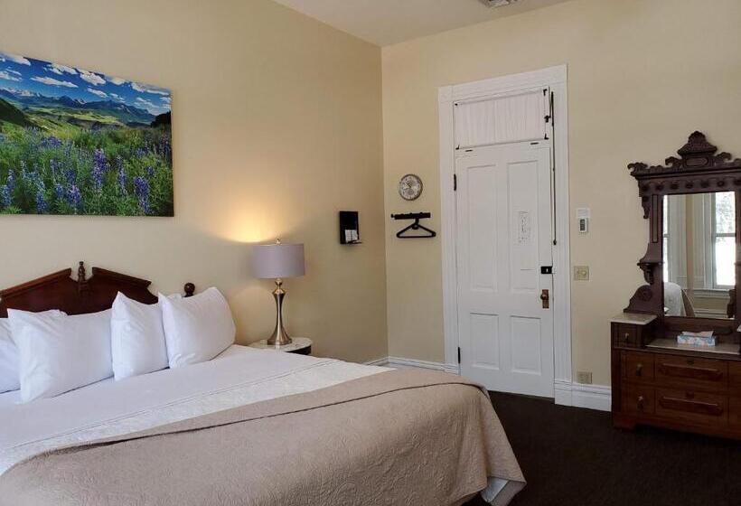 هتل Ouray For 12 Years Old And Over