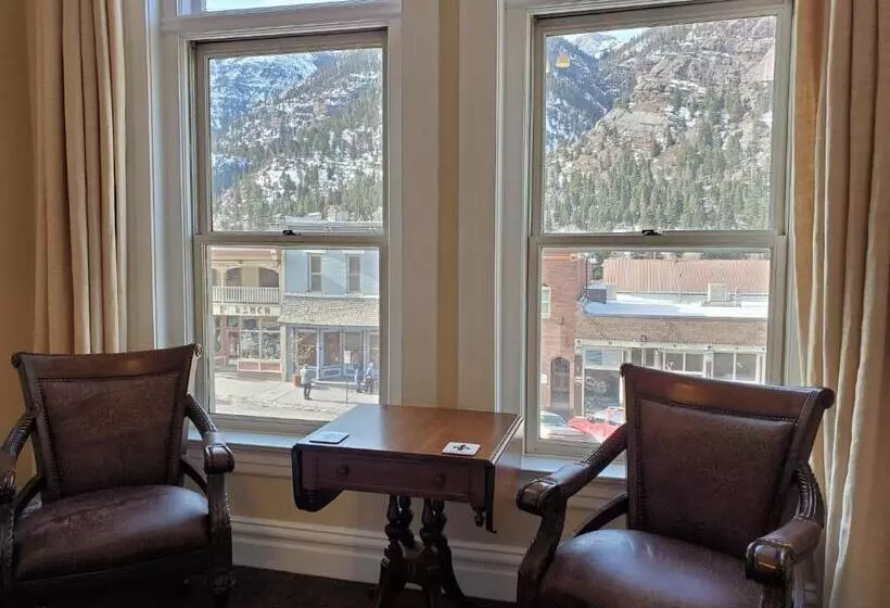 ホテル Ouray   For 12 Years Old And Over