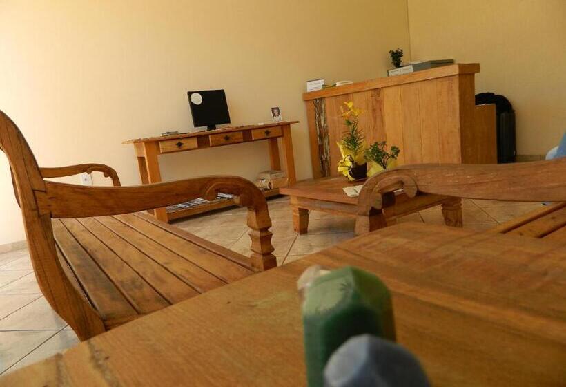 ホテル áries Apart