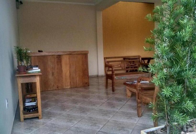 ホテル áries Apart