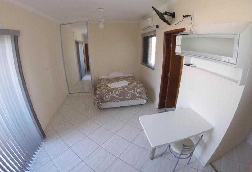 ホテル áries Apart