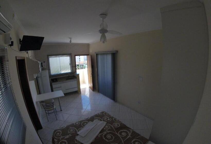 ホテル áries Apart