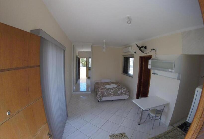 ホテル áries Apart