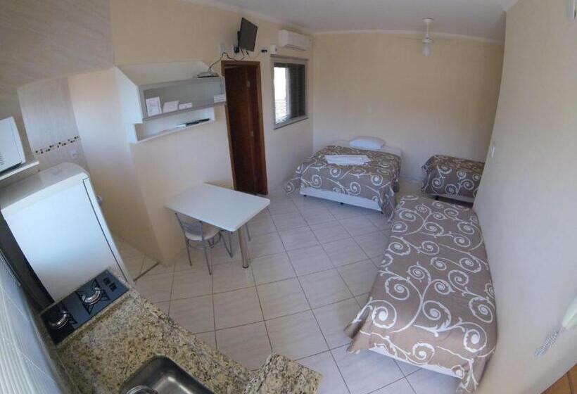 ホテル áries Apart