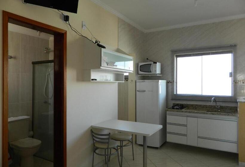 ホテル áries Apart