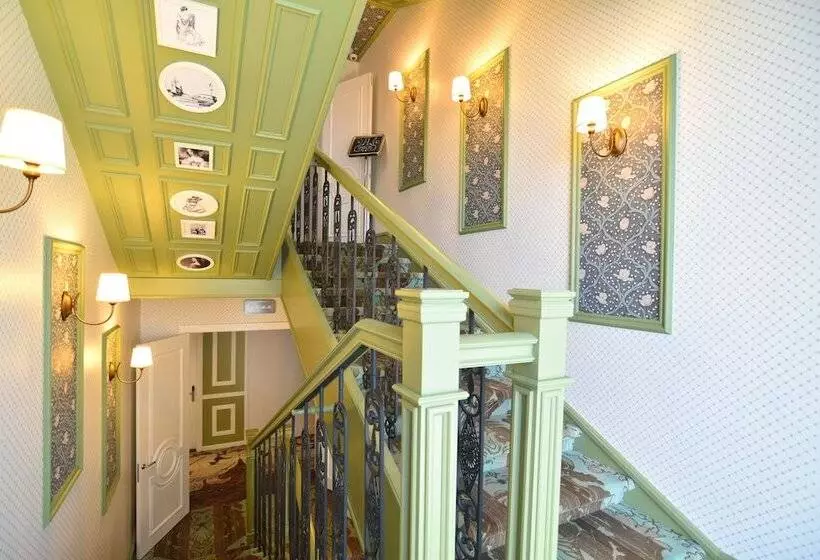 Hotel Voyage