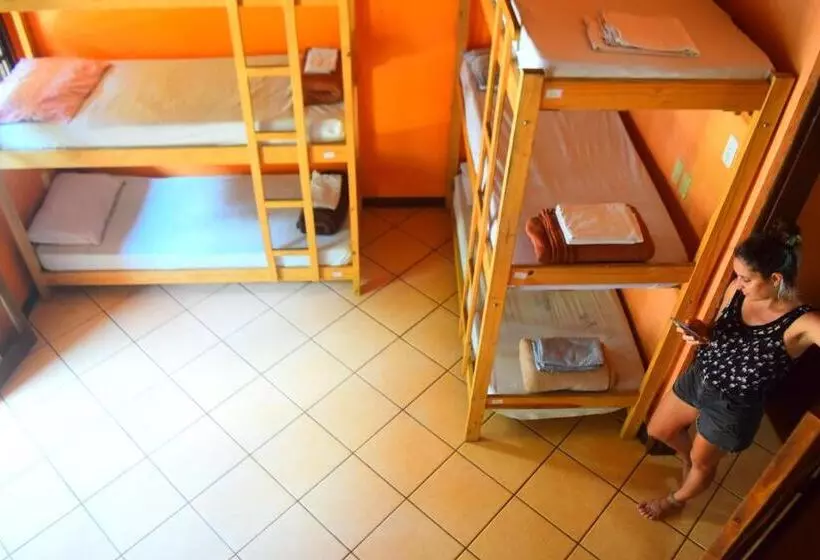 Leo S Clan Beach Hostel