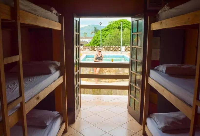 Leo S Clan Beach Hostel