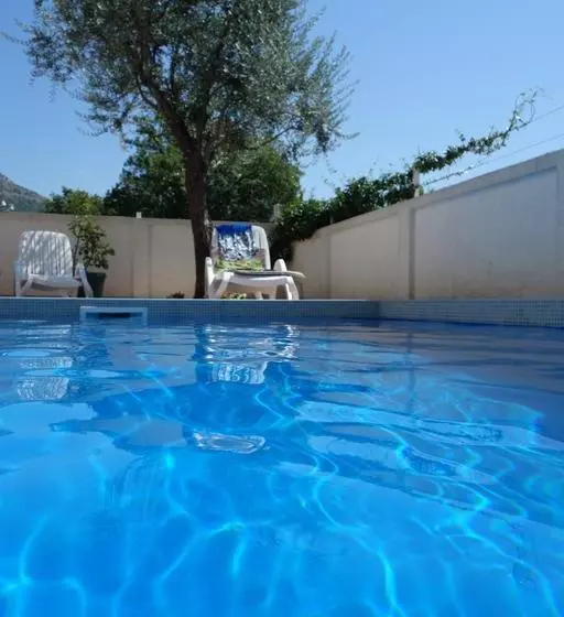 تختخواب و صبحانه Bonaca