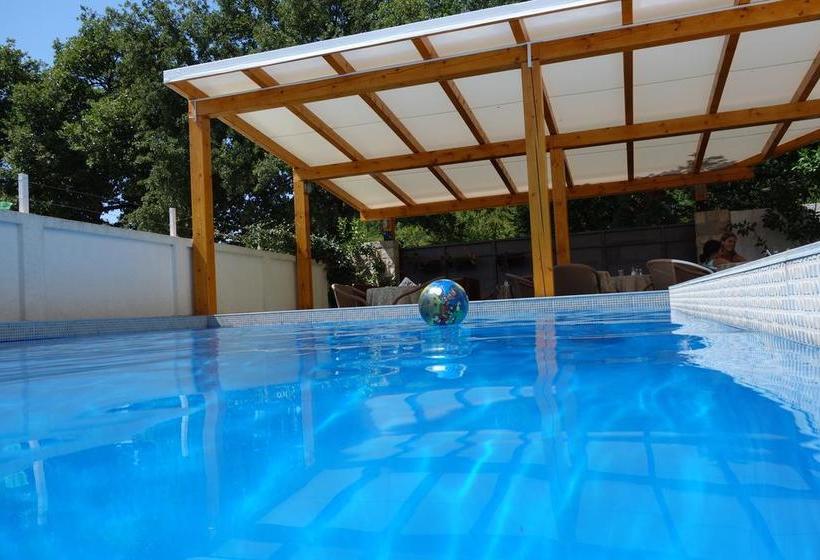 تختخواب و صبحانه Bonaca