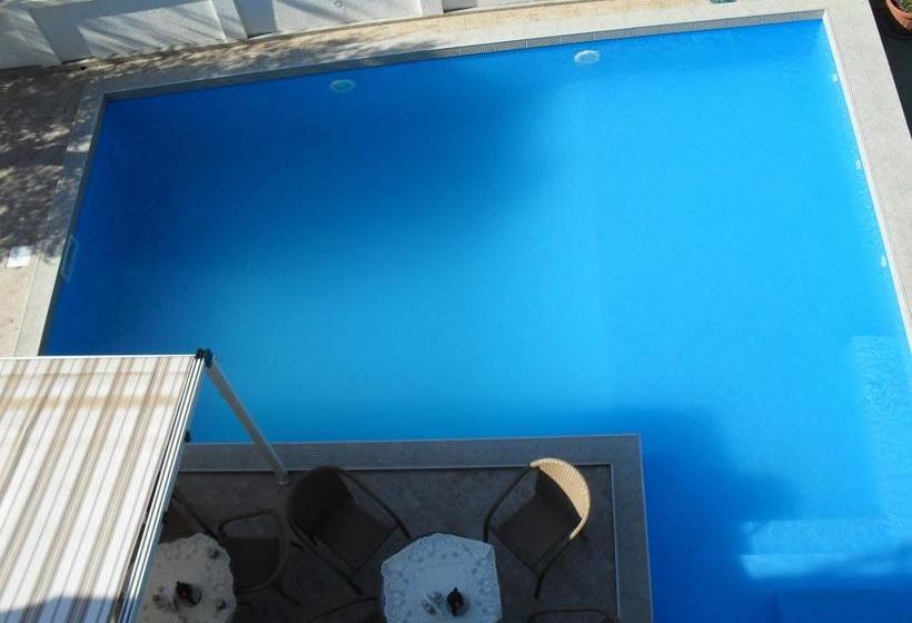 تختخواب و صبحانه Bonaca