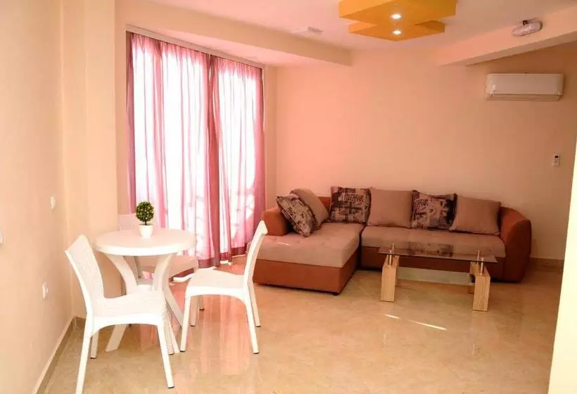 تختخواب و صبحانه Mala Plaza
