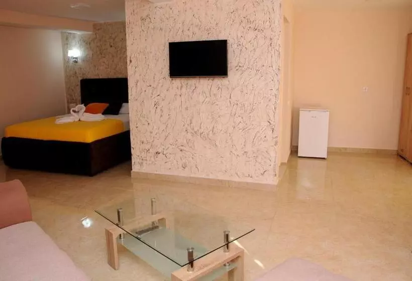 تختخواب و صبحانه Mala Plaza