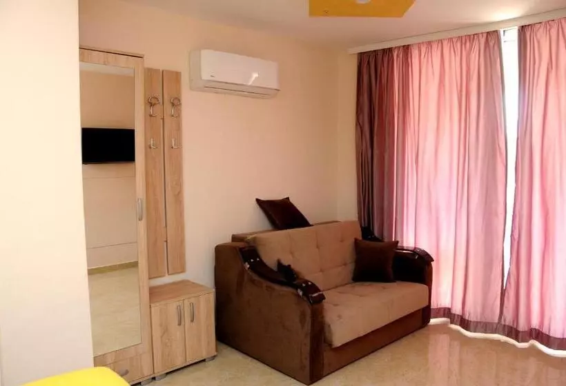 تختخواب و صبحانه Mala Plaza