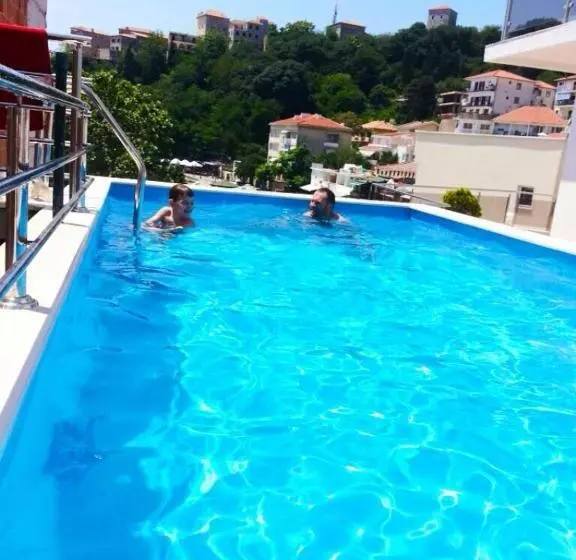 تختخواب و صبحانه Mala Plaza
