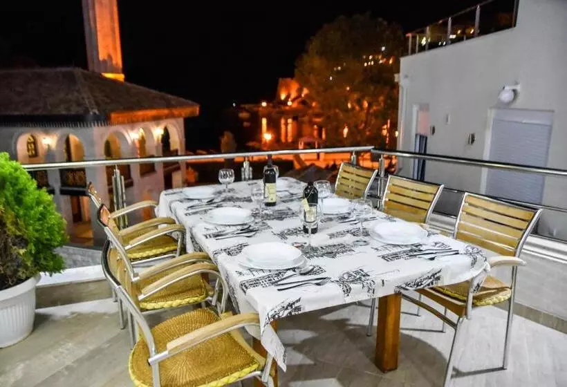 تختخواب و صبحانه Mala Plaza