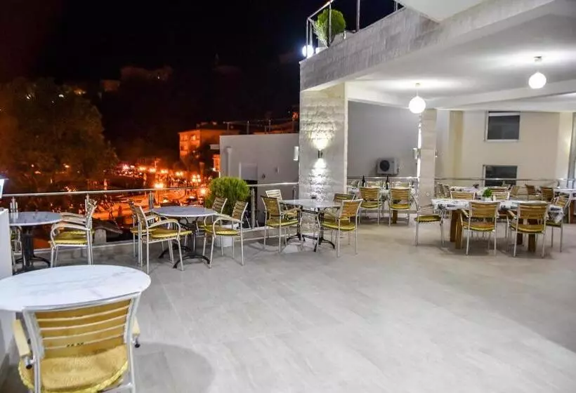 تختخواب و صبحانه Mala Plaza