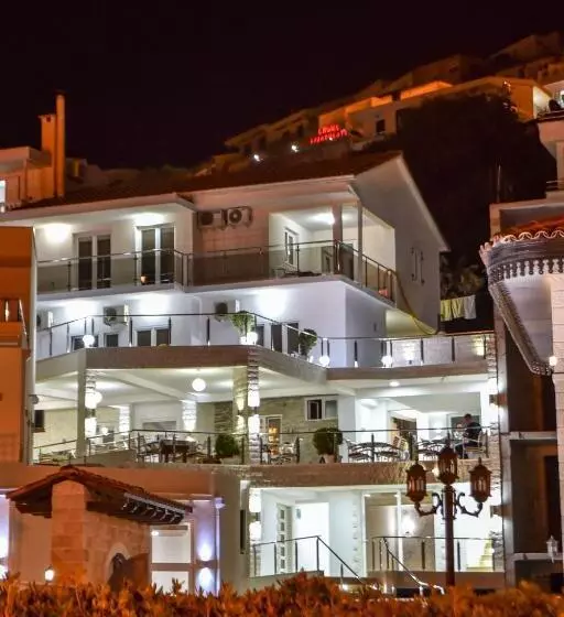 تختخواب و صبحانه Mala Plaza