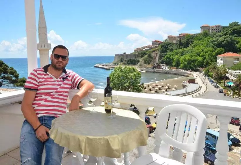 تختخواب و صبحانه Mala Plaza