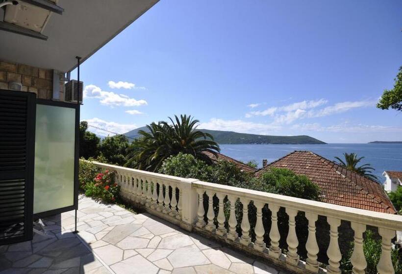 Garni Hotel Bokeška Noć