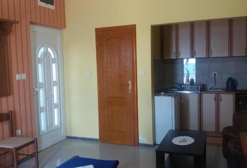 Garni Hotel Bokeška Noć