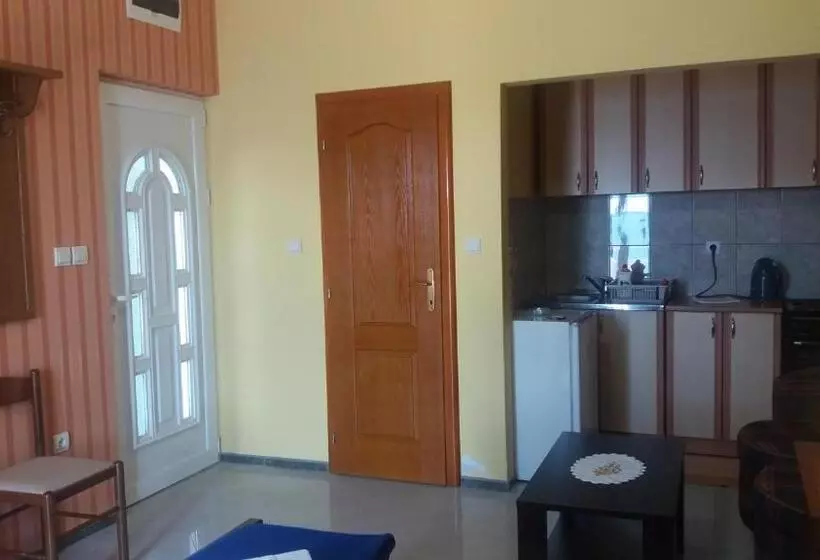 Garni Hotel Bokeška Noć