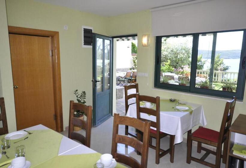 Garni Hotel Bokeška Noć