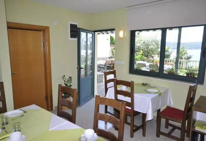 Garni Hotel Bokeška Noć