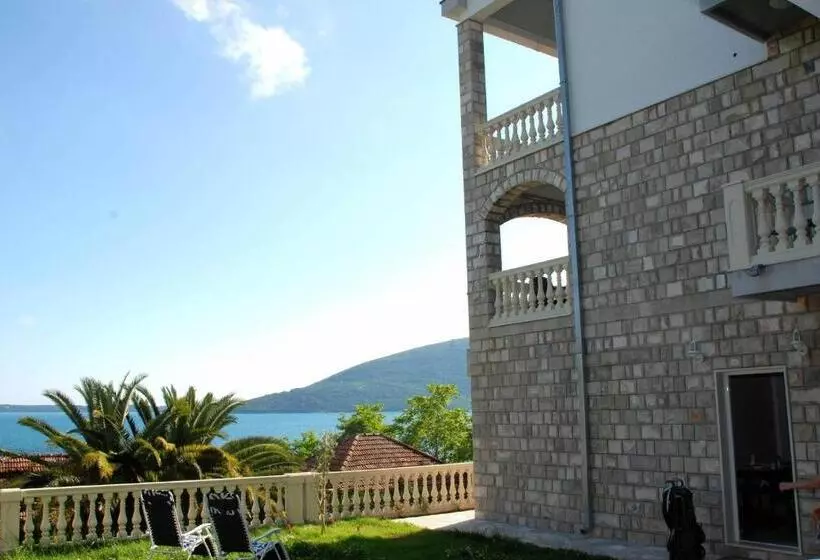 Garni Hotel Bokeška Noć