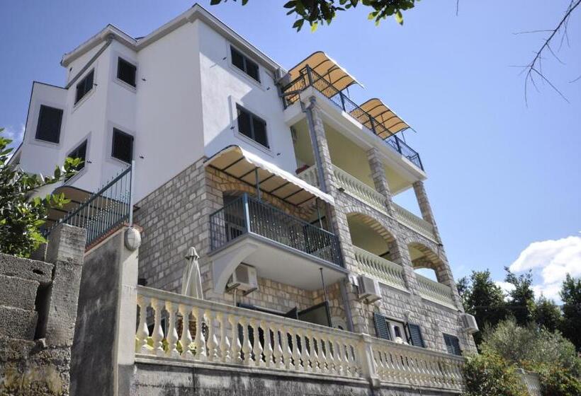 Garni Hotel Bokeška Noć