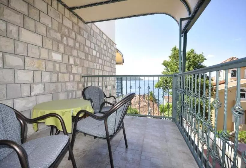 Garni Hotel Bokeška Noć