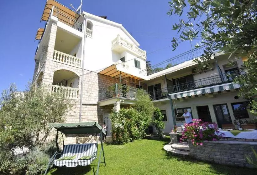 Garni Hotel Bokeška Noć