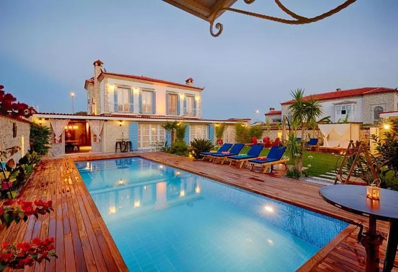Alakapi Hotel & Villas