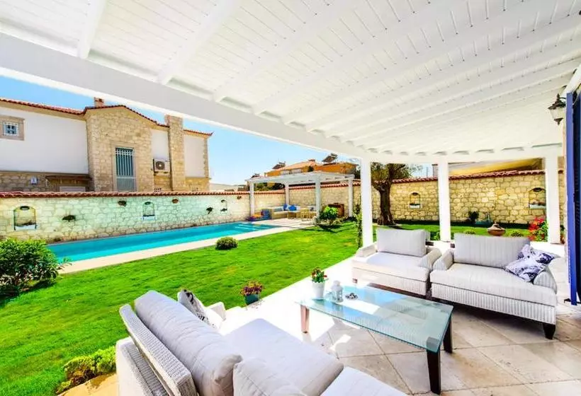 Alakapi Hotel & Villas