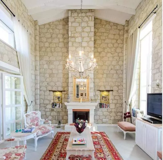 Alakapi Hotel & Villas