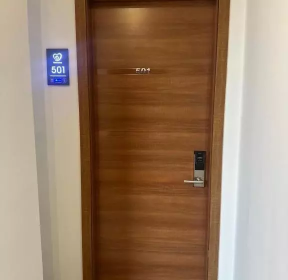 هتل Homey Kobuleti