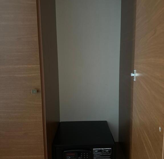 هتل Homey Kobuleti