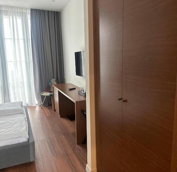 هتل Homey Kobuleti