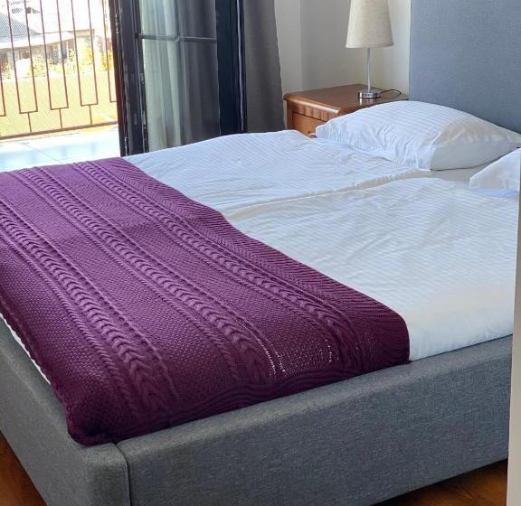 هتل Homey Kobuleti