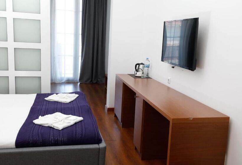 هتل Homey Kobuleti