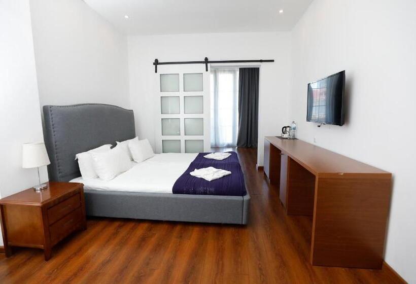 هتل Homey Kobuleti