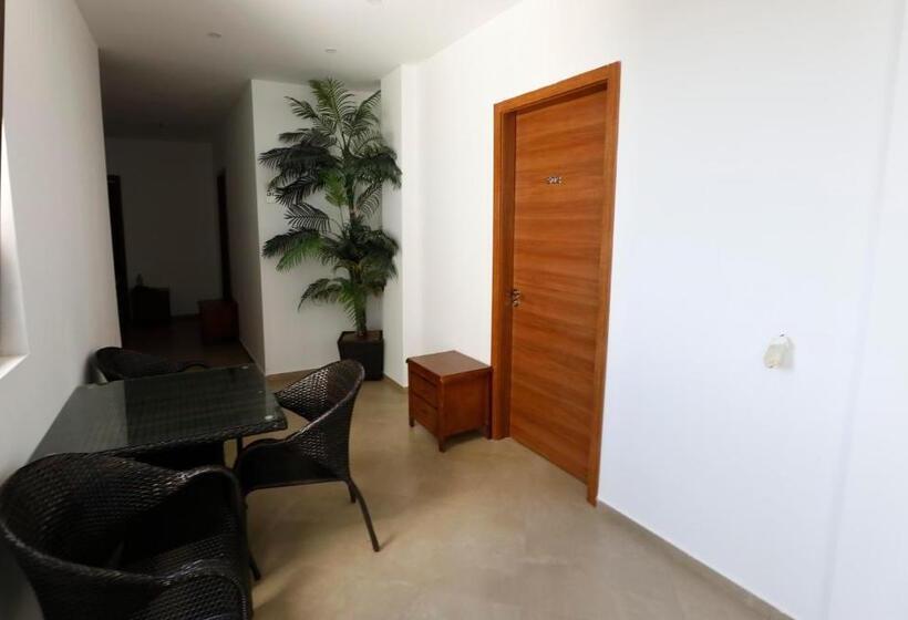 هتل Homey Kobuleti