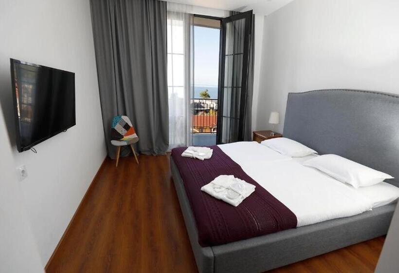 هتل Homey Kobuleti