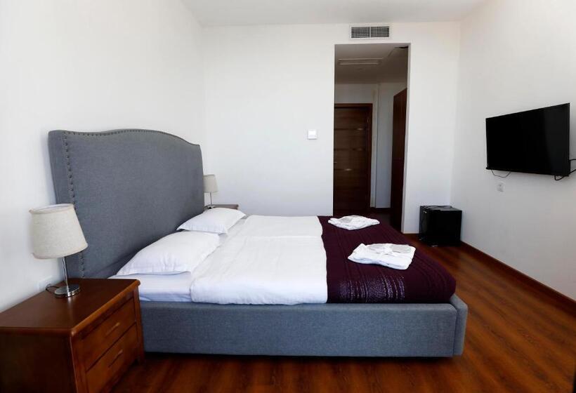 هتل Homey Kobuleti