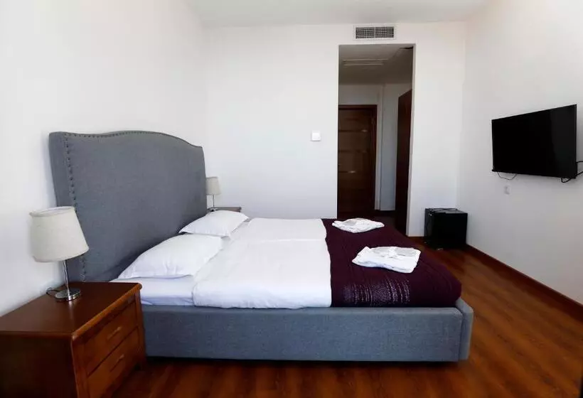 هتل Homey Kobuleti